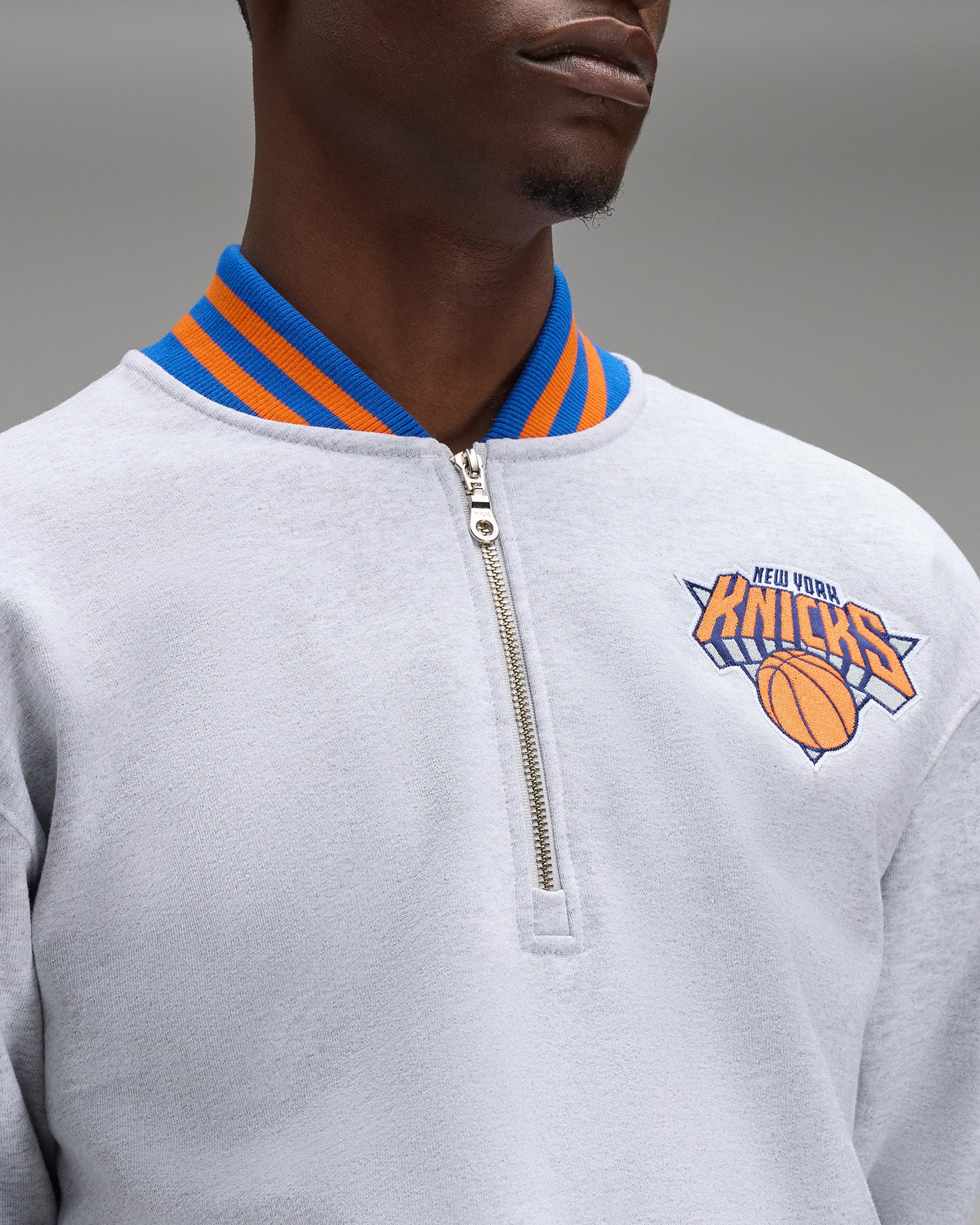 NBA New York Knicks Quarter-Zip Mockneck Sweatshirt - Ash Heather Grey IMAGE #7