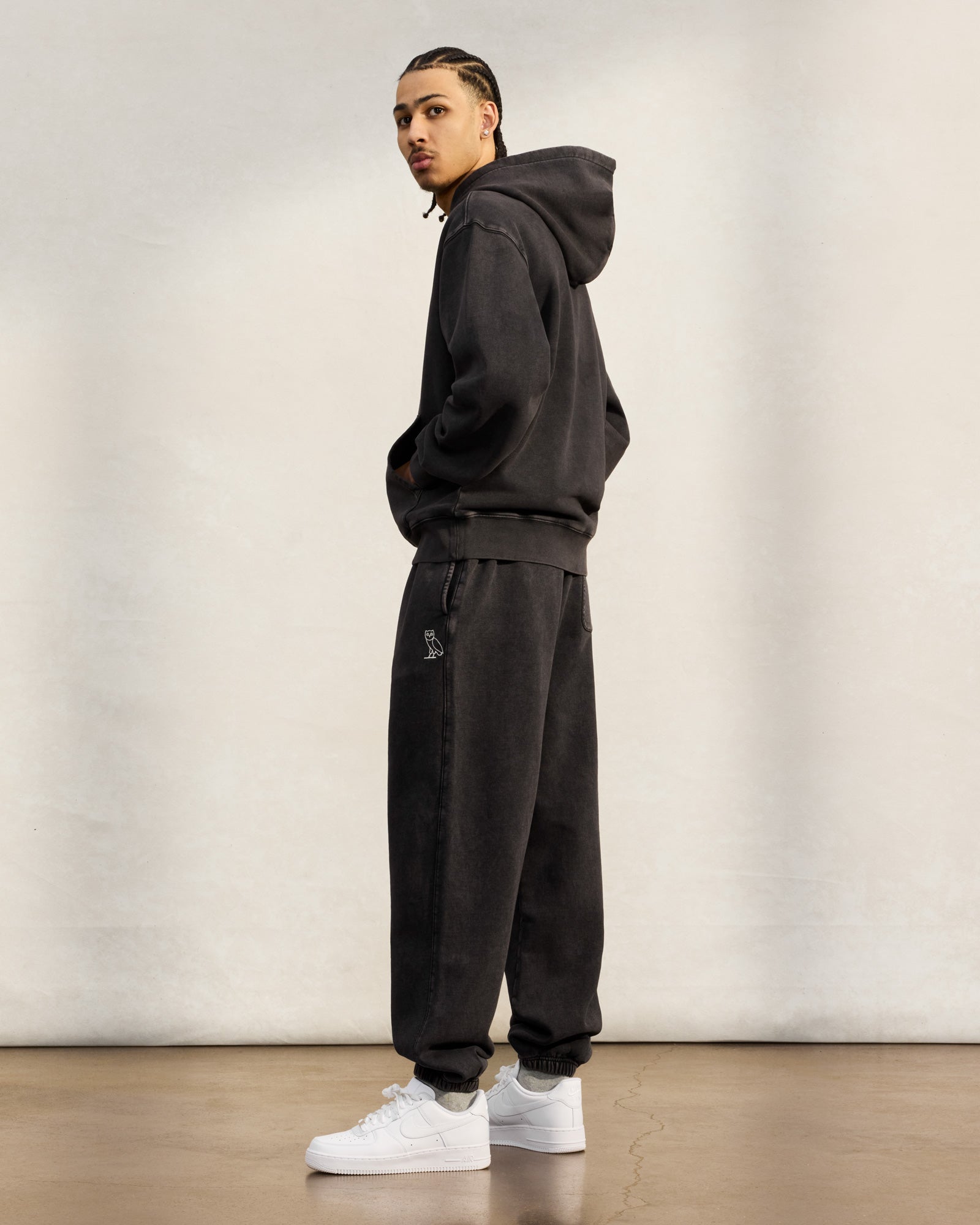 Muskoka Garment Dyed Relaxed Fit Sweatpant - Black IMAGE #2