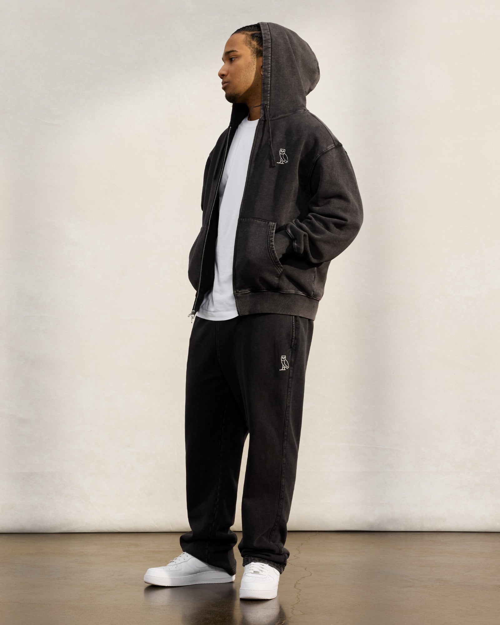 Muskoka Garment Dyed Open Hem Sweatpant - Black IMAGE #2